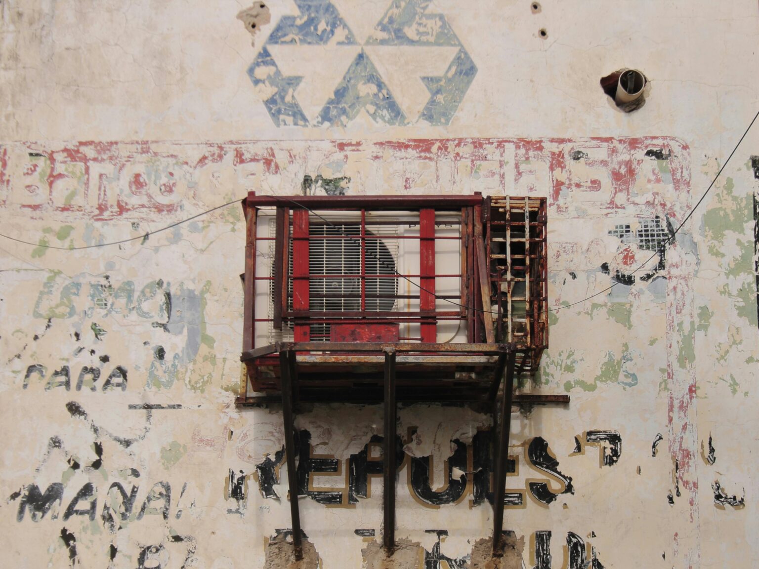 Air conditioning old rusty